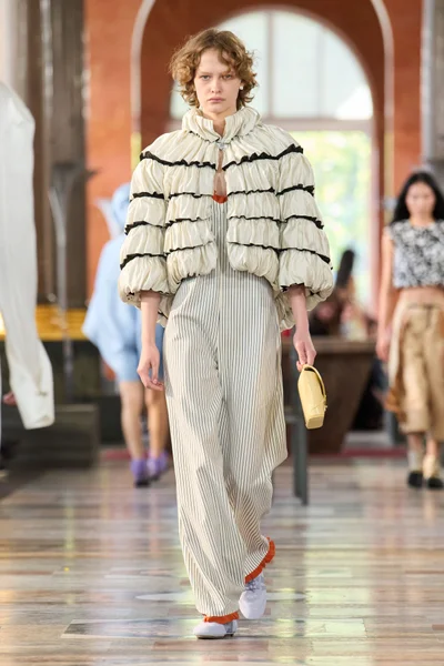 Look 36